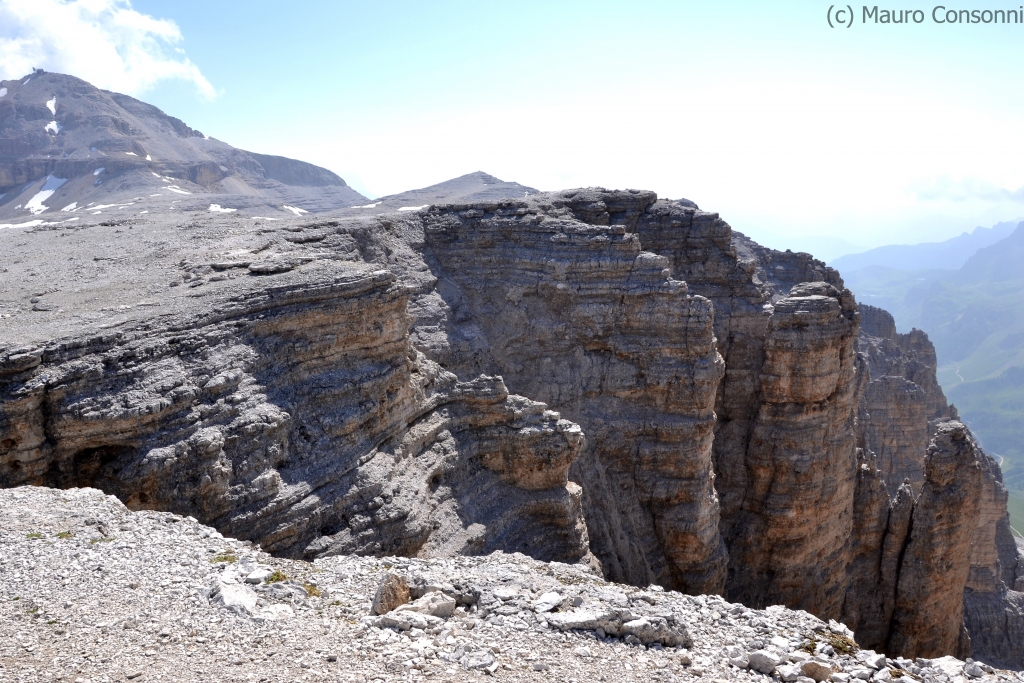 Stratified dolomitic limestones of the “Dolomia Principale” Formation (Upper Triassic) near Forcella Pordoi (Gruppo del Sella/Sellagruppe)
